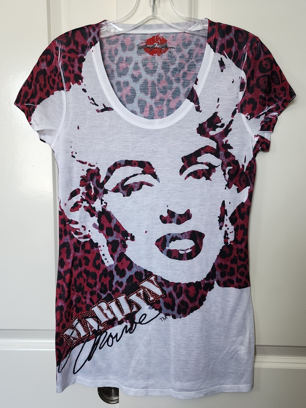 Marilyn Monroe White Tee with Burgundy Leopard Graphic